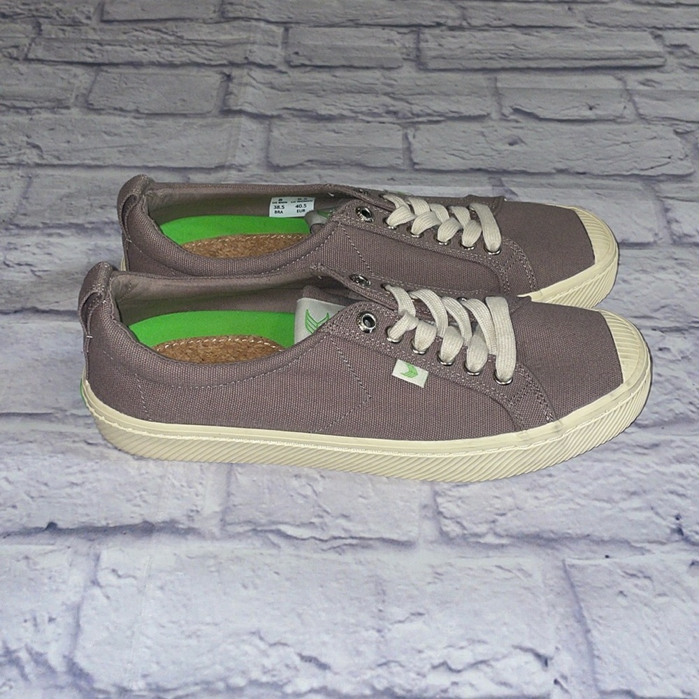 Cariuma OCA Low Canvas Sneakers Mystic Grey - Size 9.5